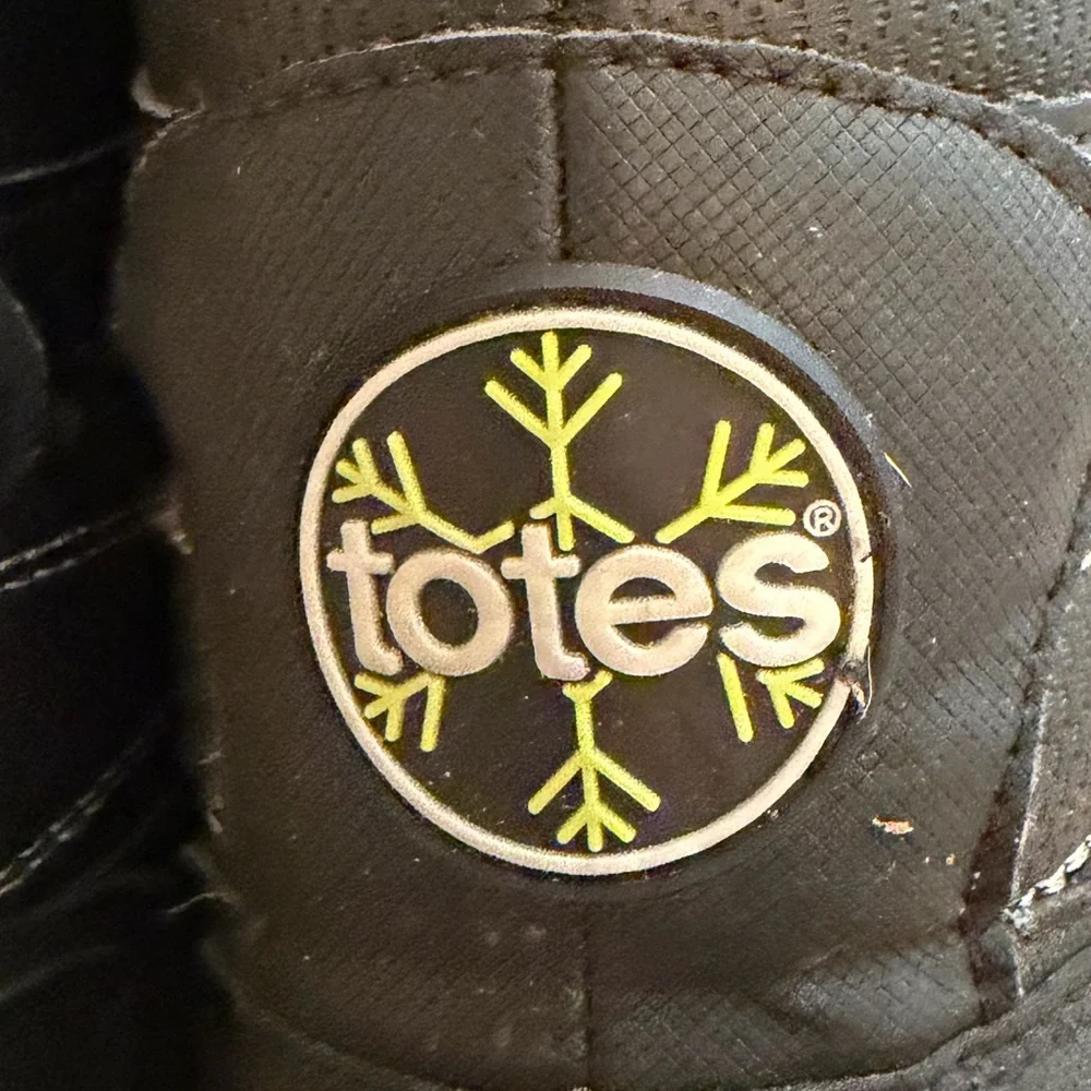 TOTES KIDS WATERPROOF WINTER BOOTS BLACK WITH BRIGHT GREEN ACCENTS SIZE 13